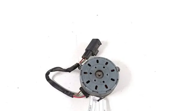 BMW 2 F46 Radiator cooling fan shroud 7636070