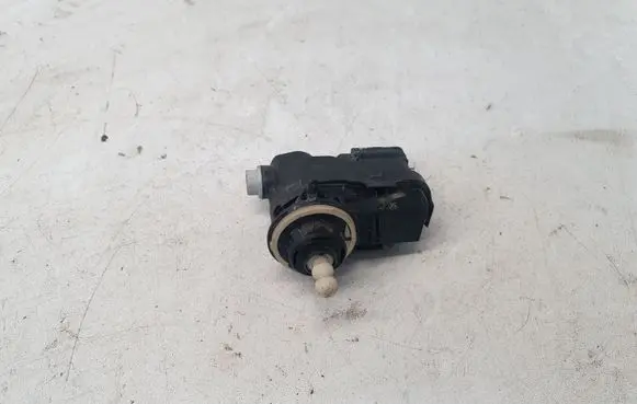 Toyota Yaris Headlight level adjustment motor 92000866