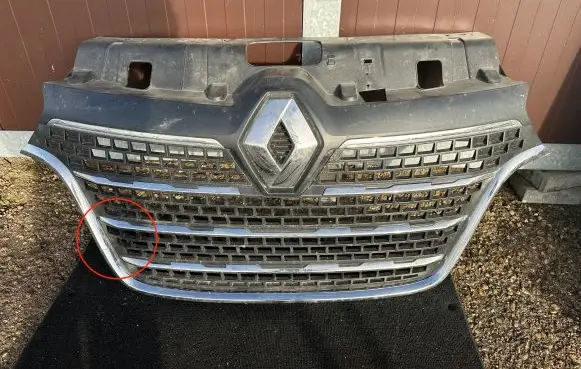 Renault Master III Front bumper upper radiator grill 623109004R