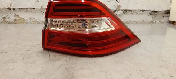 Mercedes-Benz ML W166 Rear/tail lights A1669063201