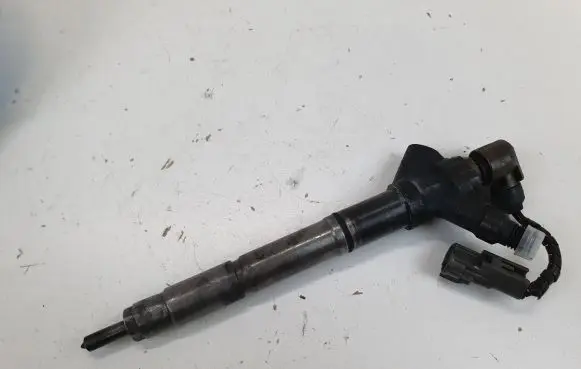 Toyota Corolla Verso AR10 Fuel injector 236700R040