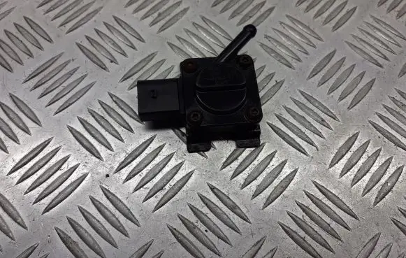 BMW 1 E81 E87 Tire pressure sensor 7789219-03