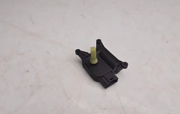 Mercedes-Benz Sprinter W906 Air flap motor/actuator 0132801375 F6351