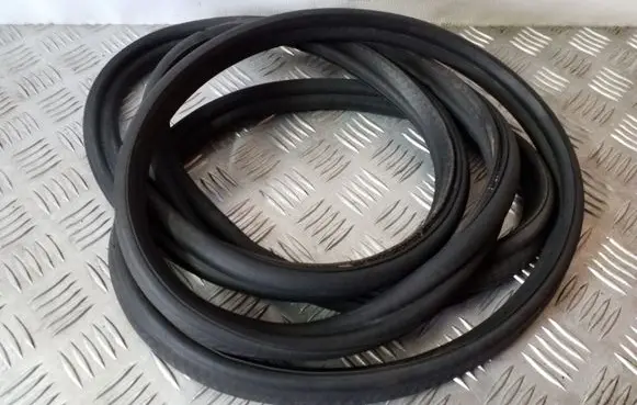 BMW 5 F10 F11 Loading door rubber seal (on body) 