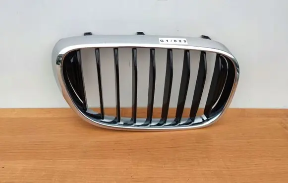 BMW 7 G11 G12 Front bumper upper radiator grill 51137357012