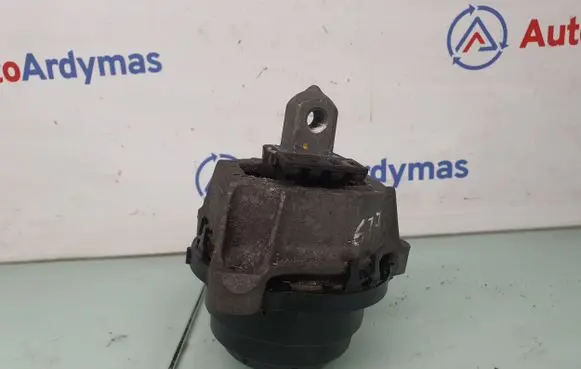 BMW 5 G30 G31 Engine mount bracket 6878247 22116878247