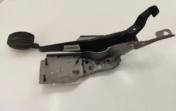 Peugeot 308 Brake pedal 84SE4L0184685 01122014