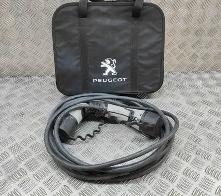 Peugeot 2008 II Electric car charging cable EVT2G3PC1AC32A6 9828542180