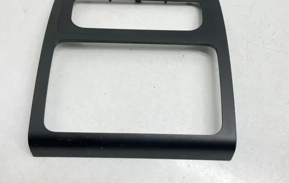 Radio/GPS head unit trim