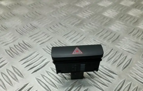 Volkswagen PASSAT B7 Hazard light switch 3AA9535091QB