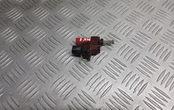 Ford Mondeo Mk III Brake pedal sensor switch 95BB-7C534-AC