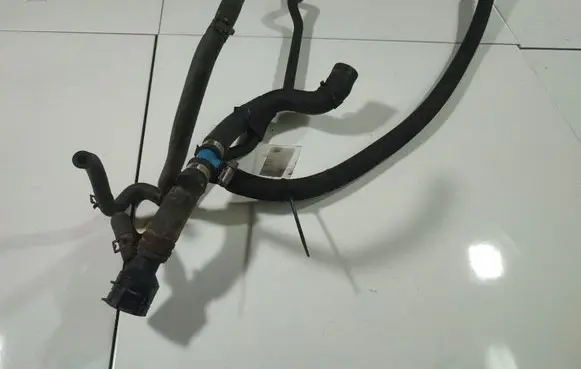 Audi A3 S3 8P Engine coolant pipe/hose 