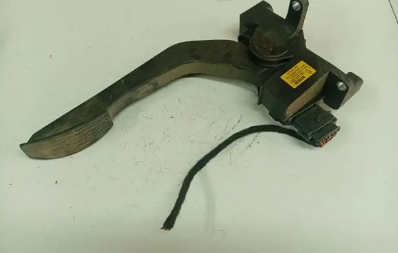 Iveco Daily 30.8 - 9 Accelerator throttle pedal 0281002633