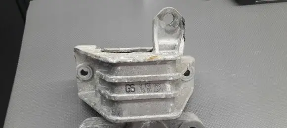 Opel Vectra C Engine mount vacuum valve 9156948