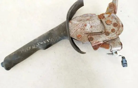 Nissan Sunny Handbrake/parking brake lever assembly