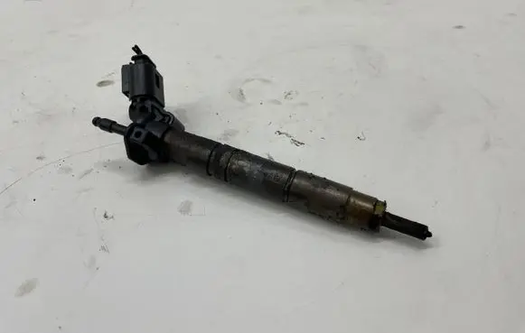 Mercedes-Benz ML W164 Fuel injector A6420701387