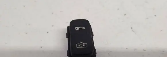 Skoda Octavia Mk2 (1Z) Central locking switch button 1Z0962125H