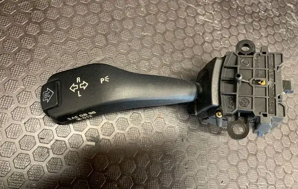 BMW 3 E46 Indicator stalk 8363668M 01104010