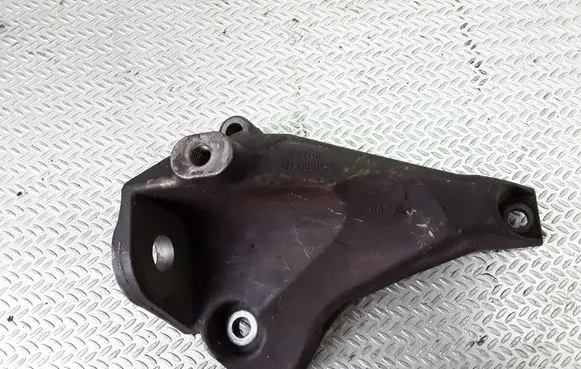 Gearbox mounting bracket