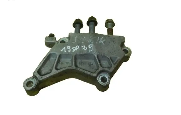 Hyundai Santa Fe Engine mounting bracket 19SP39