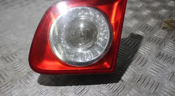 Volkswagen Jetta V Tailgate rear/tail lights 1K5945094