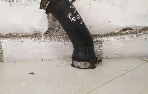Audi A4 S4 B7 8E 8H Intercooler hose/pipe