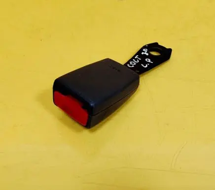 Mitsubishi Colt Front seatbelt buckle 
