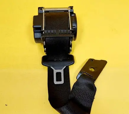 BMW 5 E39 Rear seatbelt 8198478