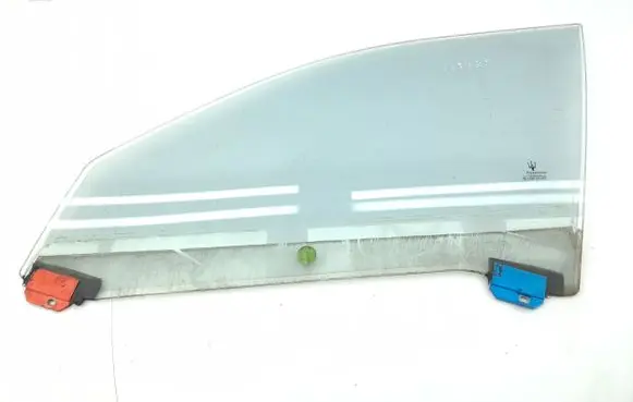Maserati Quattroporte Front door window glass four-door
