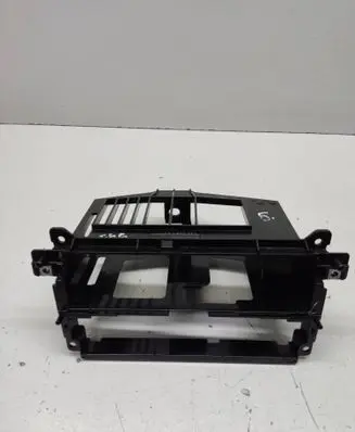 Radio/GPS head unit trim
