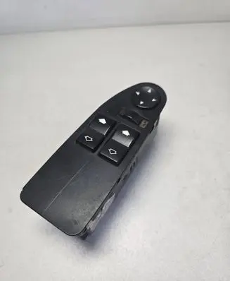 BMW 5 E39 Electric window control switch 8360887