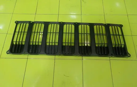 Jeep Patriot Front bumper upper radiator grill 05116363AA