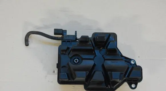 Volkswagen Touareg II Turbo solenoid valve 06H906283B