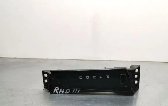 Toyota C-HR I Gear shift selector indicator 76K512