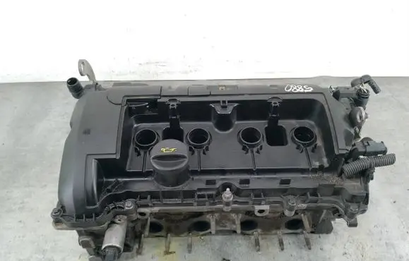 Peugeot 207 Engine head V753354980N