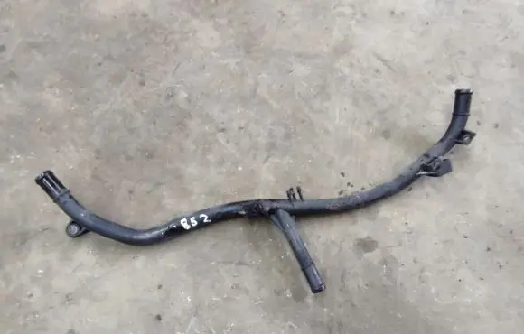 Volkswagen Jetta VI Engine coolant pipe/hose 04E121070AD