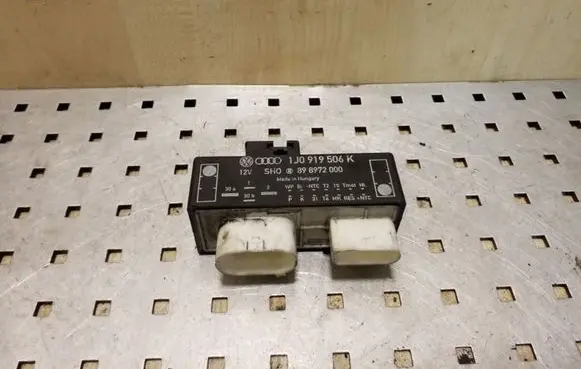 Volkswagen Golf IV Coolant fan relay 1J0919506K 898972000