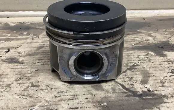 Audi Q5 SQ5 Piston 065DF