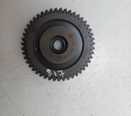 Mercedes-Benz E W212 Timing chain sprocket A65110301813 A6510340305