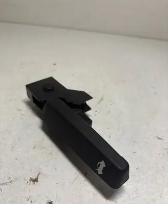 Opel Insignia A Engine bonnet (hood) release handle 