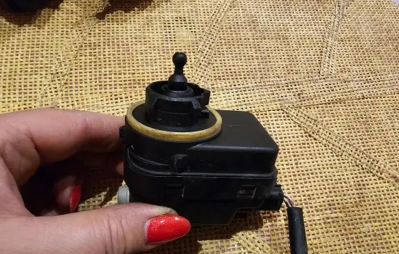 Citroen Xsara Picasso Headlight level adjustment motor 