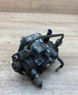 Toyota Avensis T250 Fuel injection high pressure pump 221000R010 HU2940000315