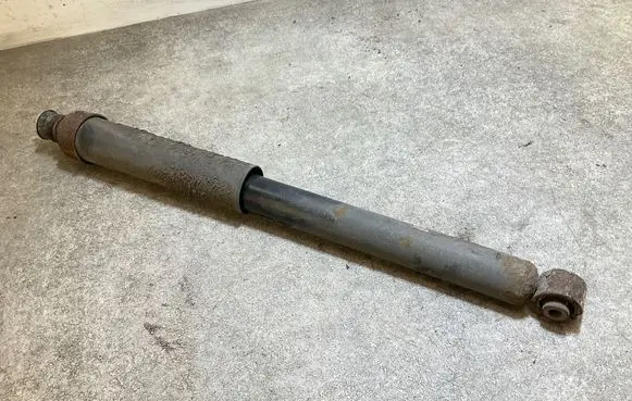 Nissan Leaf II (ZE1) Rear shock absorber/damper