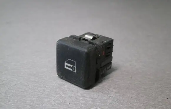 BMW 7 E38 Central locking switch button 8360828
