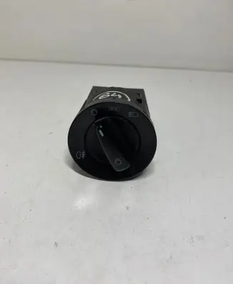Volkswagen Golf IV Light switch 1C0941531