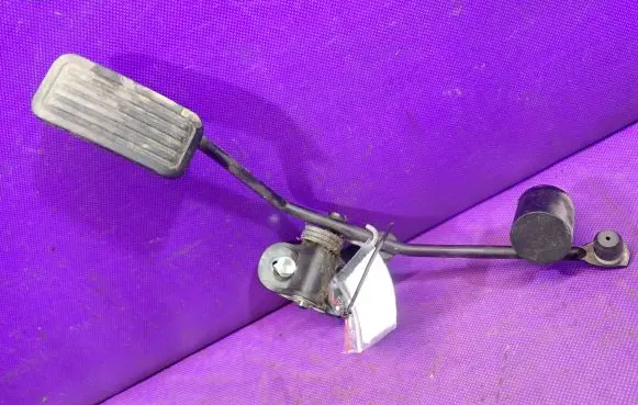 Citroen C1 Accelerator throttle pedal