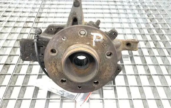 Renault Scenic III - Grand scenic III Front wheel hub spindle knuckle 