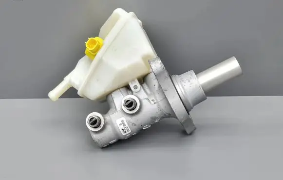 Honda Civic IX Master brake cylinder