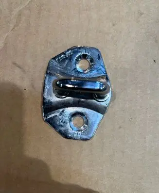 BMW X5 E53 Front door lock loop/hook striker 7010402