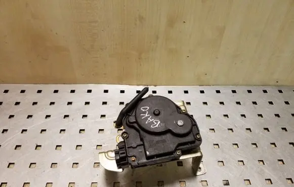 Fuel tank cap lock motor
